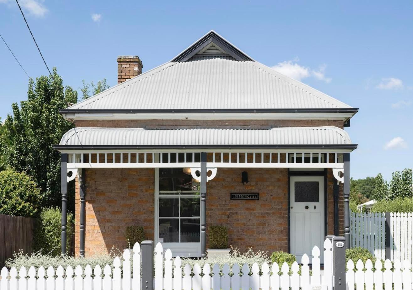Street - 1890's Edwardian Gem Holiday home Orange