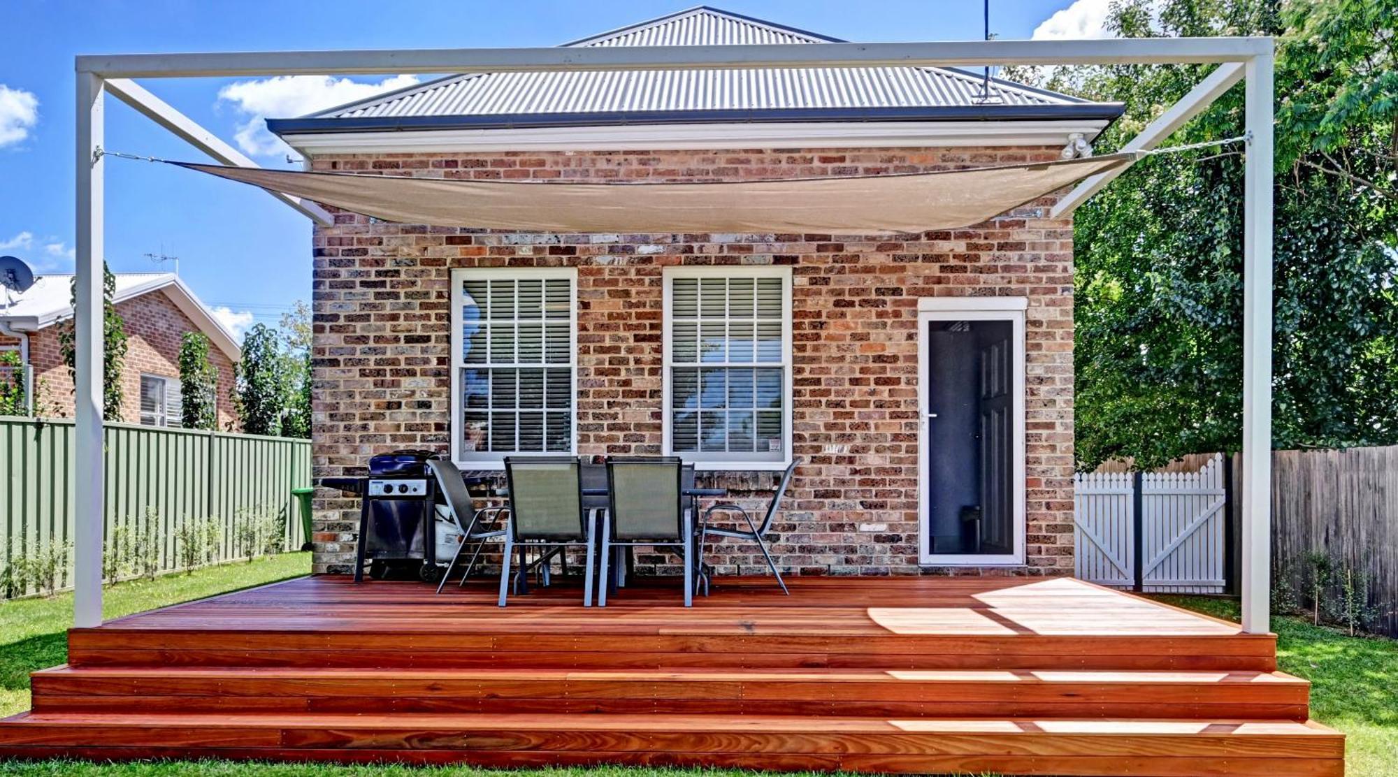 Street - 1890's Edwardian Gem Holiday home Orange