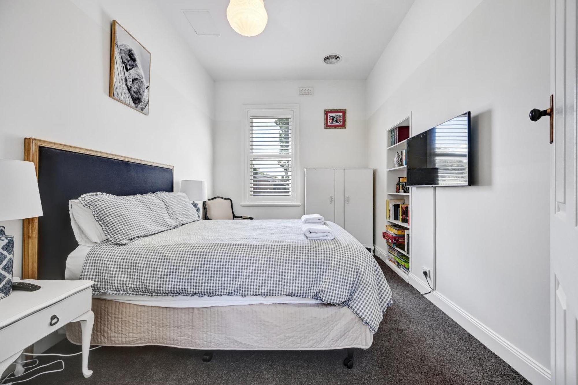 Holiday home Street - 1890's Edwardian Gem *