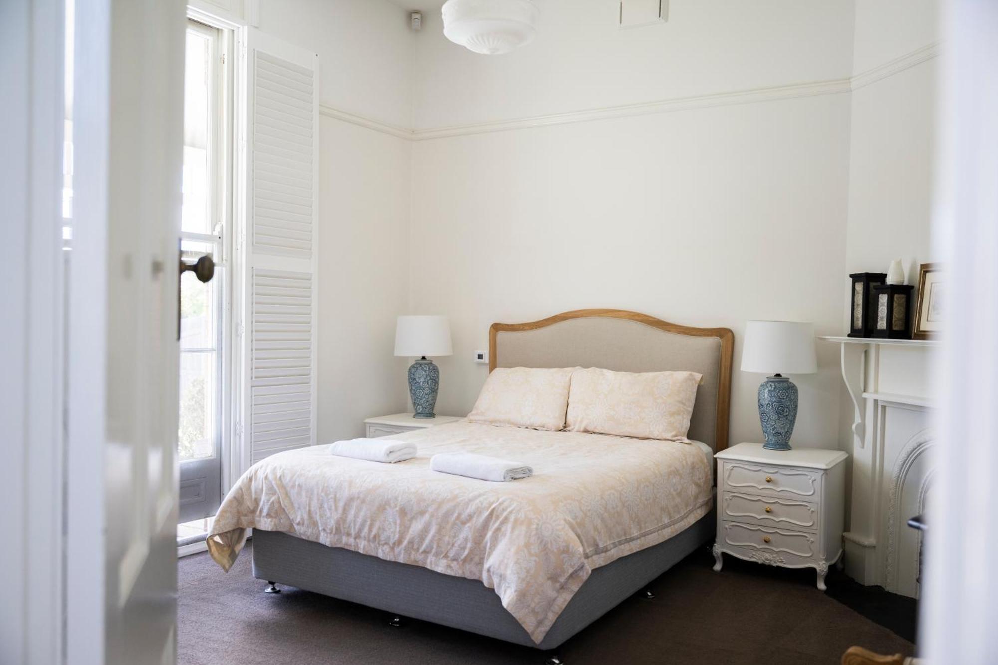 Street - 1890's Edwardian Gem Holiday home *
